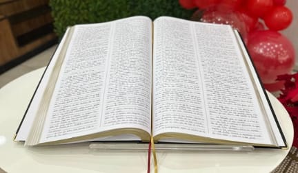 Maior Bíblia manuscrita do Brasil