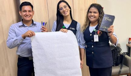 Maior Bíblia manuscrita do Brasil