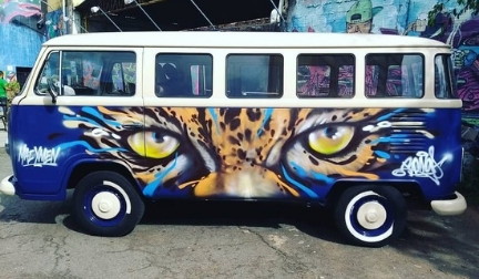 Maior número de registros fotográficos de kombis grafitadas por um único artista