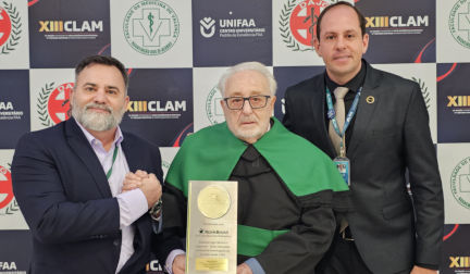 Mario Fortes conquista recorde por 58 anos de atuação no mesmo curso de Medicina